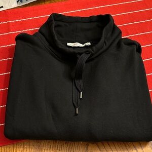 Vineyard Vines Black Turtleneck Sweatshirt women’s .